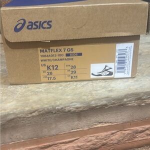 Asics Kids Matflex Wrestling shoes  - White and Champagne